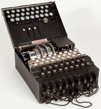 Enigma_(crittografia)_-_Museo_scienza_e_tecnologia_Milano